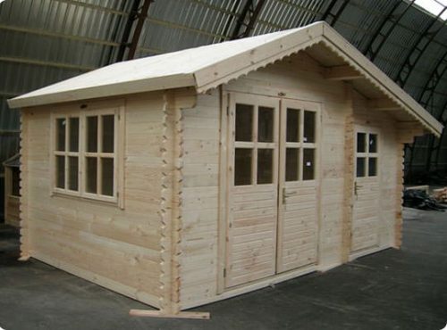 Basilicata la casa da giardino in legno con 2 ambienti separati